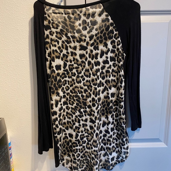Leopard back tunic - Picture 2 of 5